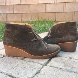 Lucky brand wedge suede Juneβs size 8